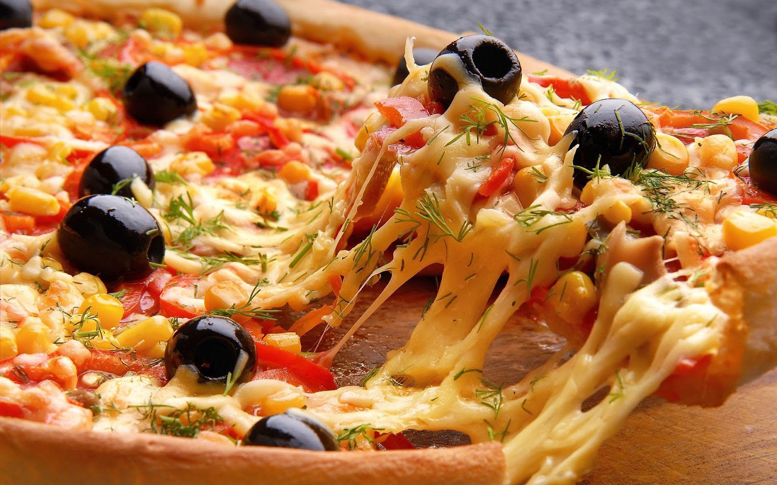 hd-pizza-wallpaper-lekkere-verse-pizza-met-gesmolten-kaas-en-hd-eten-achtergrond-foto