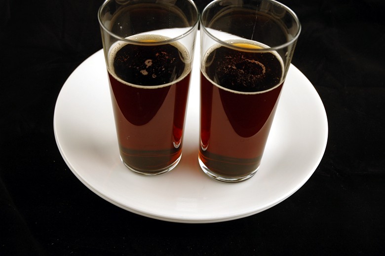 Refrigerante sabor cola: 496 ml = 200 calorias