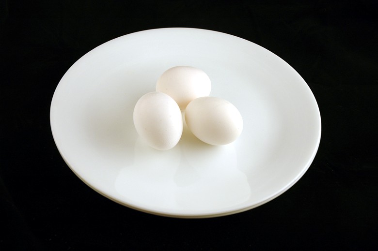 Ovos: 150 gramas = 200 calorias